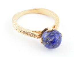 Ezüst (Ag) aranyozott gyűrű lápis lazulival 5,81ct és topázzal 0,06ct jelzett, tanúsítvánnyal m:54, 3,54 g