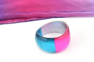 Színes design karperec, hozzá való műselyem sállal