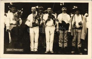 Trencsénteplic, Trencianske Teplice; Népi zenekar / folk music band. Hudba Marikovská photo