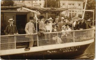 1910 Abbazia, Opatija; hajó kirándulás Fiuméba, utasok a gőzhajó fedélzetén, Pension Goya / boat trip to Rijeka, tourists on the deck of the steamship. Atelier Betty photo (szakadás / tear)