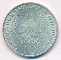 NSZK 1972G 10M Ag "MünchenI Olimpia / Olimpiai Láng" T:AU,XF kis patina
FRG 1972G 10 Mark...