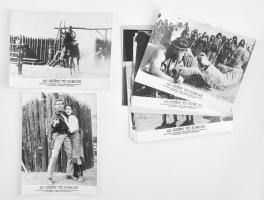 cca 1962 ,,Az Ezüst-tó kincse című nyugatnémet - jugoszláv film jelenetei és szereplői, 13 db vintage produkciós filmfotó ezüst zselatinos fotópapíron, a használatból eredő (esetleges) kisebb hibákkal, 18x24 cm