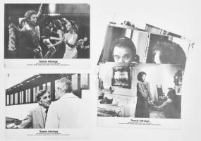 cca 1980 ,,Szexis hétvége című olasz - francia filmvígjáték jelenetei és szereplői, 7 db produkciós filmfotó nyomdatechnikával sokszorosítva, egyoldalas nyomás kartonlapokra, a használatból eredő (esetleges) kisebb hibákkal, 18x24 cm