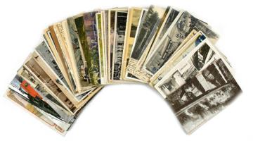 68 db főleg RÉGI külföldi város képeslap vegyes minőségben: sok villamos, vasutas / 68 mostly pre-19...