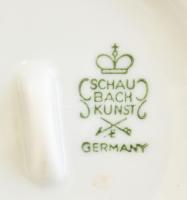 Schaubach Kunst korcsolyázó lány. Kézzel festett, jelzett, kis mázhibával m: 23 cm