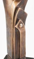 Sztrákos László (1954): Titokőrző, öntött, patinázott bronz. m: 30 cm, Jelezve: Sztrákos 1/1