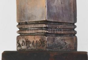 Sztrákos László (1954): Titokőrző, öntött, patinázott bronz. m: 30 cm, Jelezve: Sztrákos 1/1