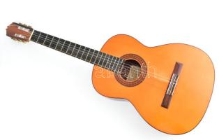 Cremona klasszikus gitár tokkal, hozzá egy készlet elektromos gitár húr