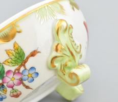 Herendi Viktória mintás porcelán bonbonier, három talpon álló, kézzel festett, jelzett, kopásnyomokk...