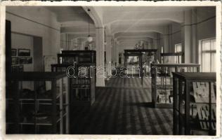 1941 Kolozsvár, Cluj; Múzeum belső. Szilágyi János régész levele Sárdy J. Brutus festőművésznek / museum interior. photo