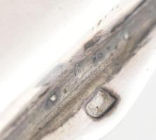 Ezüst (Ag) doboz, fa betéttel, fedelén nemesi koronás M.S. monogrammal. Jelzett, kis kopással, brutt...