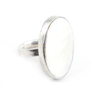 Ezüst(Ag) gyöngyházas gyűrű, jelzett, méret: 50, bruttó: 7,5 g