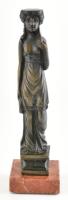 Jelzés nélkül: Görög hölgy. Tömör bronz, márványtalpon, m: 32,5 cm