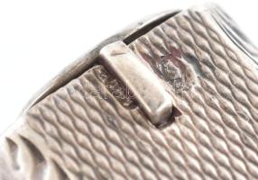 Ezüst tükör formájú pudrié. Jelzett, nehezen záródik. 11 cm br 80 g