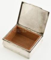 Ezüst (Ag) doboz, fabetéttel, jelzett, 9x11,5 cm, nettó: 150g