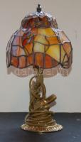 Dekoratív Tiffany jellegű asztali lámpa 32cm-es magassággal, működőképes állapotban