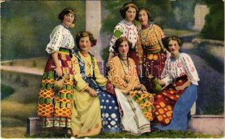1916 Magyar népviselet a Bánátban. Román leányok / Ungarische Typen aus dem Banat. Rumänische Mädchen / Romanian ladies from Banat Region (EB)