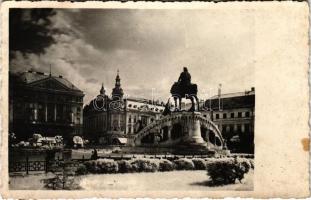 Kolozsvár, Cluj; Mátyás király tér és szobor / monument, statue of King Matthias Corvinus (fl)