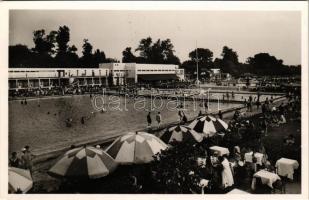 Budapest XIII. Margitszigeti strandfürdő, fürdőzők