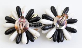 Virágos bizsu klipszes fülbevalópár, d: 4,5 cm