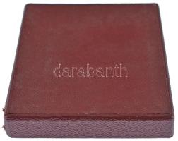 Csehszlovákia 1960. "XIII. Prága-Varsó-Berlin" aranyozott, zománcozott bronz jelvény erede...