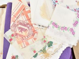 Szalvéta gyűjtemény. régiek, háború előtti, 1950-1960-as évekig egy doboznyi