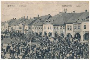 Beszterce, Bistritz, Bistrita; Búzasor, piac, F. Edelstein, Friedmann Ábrahám üzlete. F. Stolzenberg kiadása / Kornmarkt / market, shops (Rb)