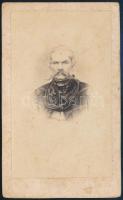 cca 1865 Férfiportré, keményhátú fotó, foltos, 10,5×6,5 cm