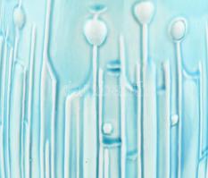 Zsolnay alapmázas váza. "Kopjás váza" Formaterv Török János. Jelzés nélkül, hajszálrepedés...