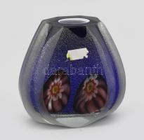 Muranoi üveg váza. Több rétegű, anyagában színezett, csiszolt, hibátlan 12 cm