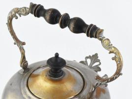 Teamelegítő mécsestartóval. XIX. sz. vége. Alpakka, fa fogóval. 26x26 cm