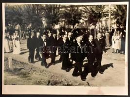 1942-1943 Kúlai zászlóavatás, Délmagyarországi Közművelődési Szövetség Kúlai Csoportja, 15 fotó, alb...