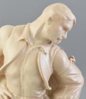 Jelzés nélkül: Táncolók. Mázas kerámia, kis tűz és mázrepedés. m: 42 cm