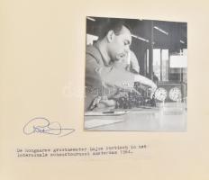 Sakkozókról összeállított fényképalbum, holland nyelven feliratozva, benne számos aláírással: Barcza...