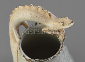 Amphora szecessziós, figurális dísz váza, gyári tűzrepedéssel, lis lepattanással, kopásokkal, jelzés...