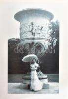 Robert Lacey: God Bless Her! Queen Elizabeth, The Queen Mother. London, 1987, Century. Gazdag képany...