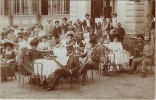 1909 Lipik, fürdő szálloda kertje / garden of the spa hotel. photo