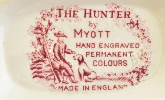 Hunter angol fajansz szószos kiöntő. Máz alatti festés, jelzett, hibátlan 20 cm
