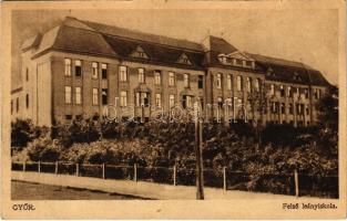 1927 Győr, Felső leányiskola (kis szakadás / small tear)