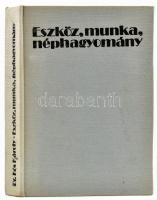 Dr. Kós Károly: Eszköz, munka, néphagyomány. Dolgozatok a munka néprajza köréből. Bukarest, 1979, Kriterion. Fekete-fehér képekkel illusztrált. Kiadói egészvászon-kötés, DEDIKÁLT példány.