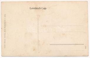 Arad, Városi autóbusz, rajta Neumann M. ruhatelepe, Scheiber Lajos vasúti étterme és Hungária kávéhá...