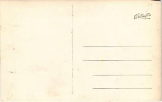 Pápa, Ranolder Intézet, szertár, belső. photo (vágott / cut)