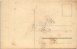 Bánhida (Tatabánya), kirándulók a Turul szobornál. photo (fl)