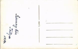 1954 Tállya, Szirmay ház, kastély oromzata a családi címerrel. photo