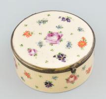 Sarreguemines Francia porcelán tükrös dobozka. Kézzel festett, réz kerettel. hibátlan XX. sz. eleje d: 10 cm