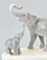 2 db Gránit porcelán elefánt elefántborjúval, kézi festéssel, korának megfelelő állapotban, 13,5x15 ...