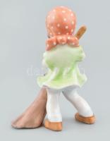 Herendi porcelán sepregető lányka, kézzel festett, jelzett, kopásokkal, m: 9 cm