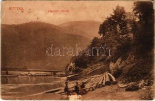 1914 Ruttka, Vrútky; Vág parti részlet, tutajosok. Schulz Ármin kiadása / rafters on river Váh (Rb)