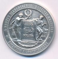 1986. A magyar szabadságharc hőseinek emlékére - Dicsőség a legyőzöttnek - Gloria victis - Numismatica Hungarica / Az 1956-os magyar népfelkelés, szabadságharc és forradalom történelmi mozzanatai kétoldalas ezüstözött bronz emlékérem, peremén 1000 sorszámmal (38mm) T:UNC