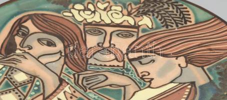 Szovjetunió, 1970 körül, folklór kerámia dísztányér, muzsikusok, jelzett: KC Abbib etikettel. Hibátl...